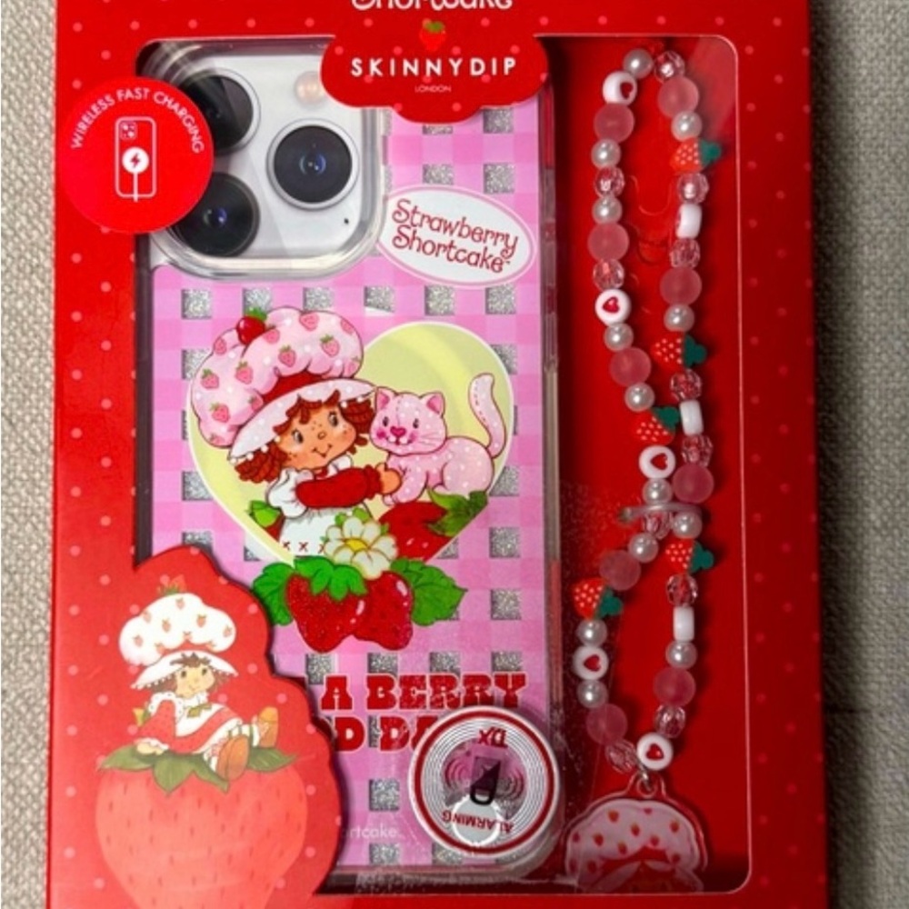 iPhone 13/14 ProMax Strawberry Shortcake Phone Case with Beaded Strap